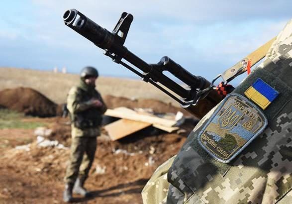 ООС: боевики убили одного украинского военного, еще двух ранили