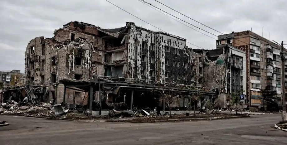 В прифронтовом Покровске власти закупают цветы на 100 тысяч гривен — данные портала госзакупок Прозорро