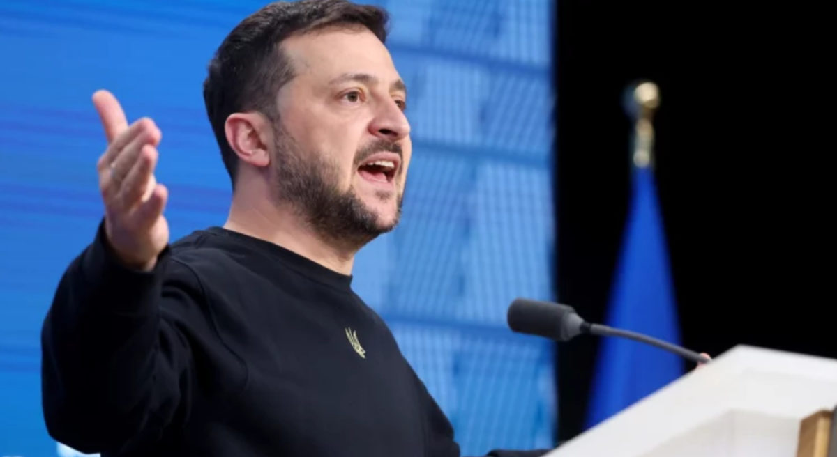 Зеленский вновь потребовал дать Украине ядерное оружие